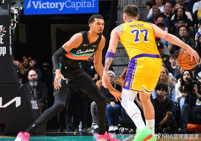 云鼎娱乐app下载-4-2艰难晋级，4-1轻松淘汰！要建立NBA新王朝，你比雷霆更配夺冠|马刺|季后赛|西部|文班亚马|俄克拉荷马雷霆队_新浪体育_新浪新闻